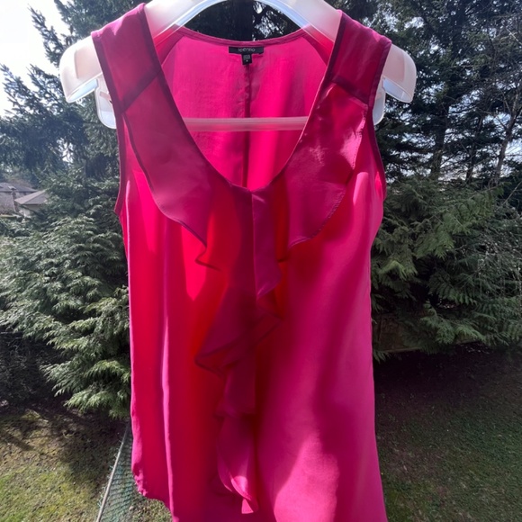 ๐จ๐ฆ Hot Pink Ruffle Front Sleeveless Top - Picture 3 of 11